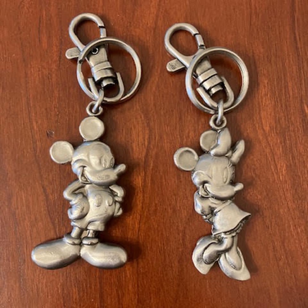 Mickey & Minnie Mouse keychains